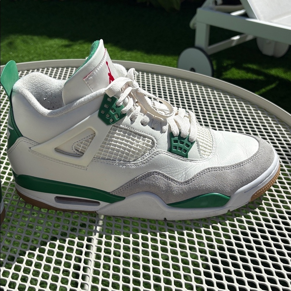 EUC Authentic Nike Jordan Retro SB Green & White - Picture 6 of 12
